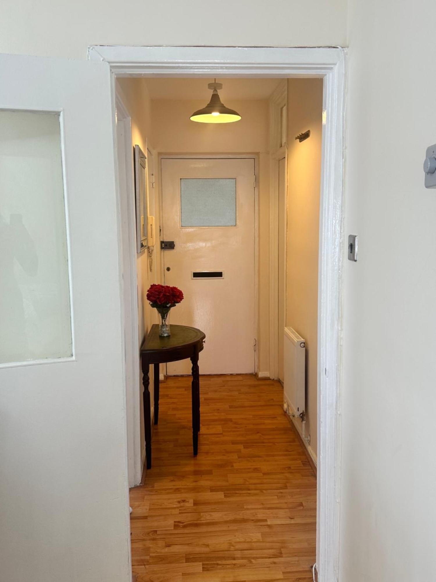 Cosy Camden 3 Bed - Sleeps 6 * Londra